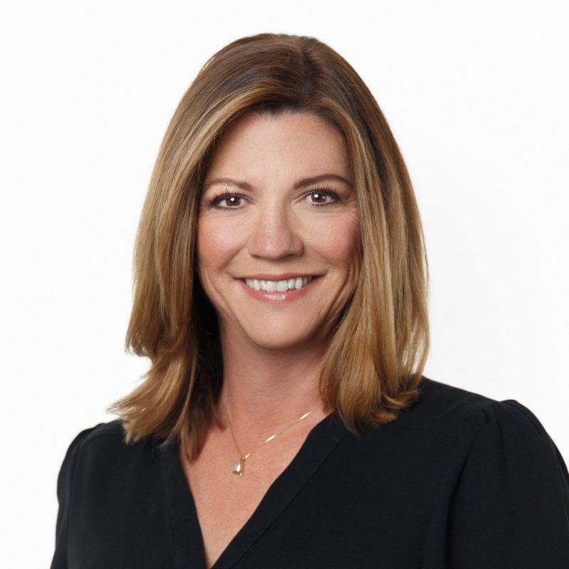 Headshot of Tracy Donovan